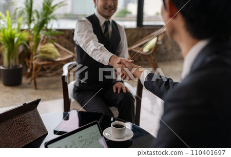 在豪華休息室拍攝人像 110401697