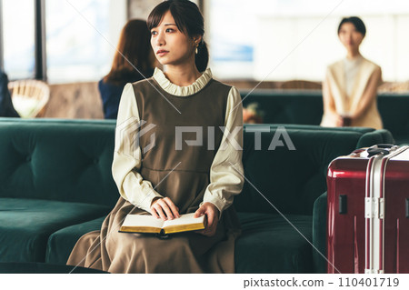 在豪華休息室拍攝人像 110401719