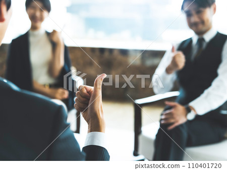 在豪華休息室拍攝人像 110401720