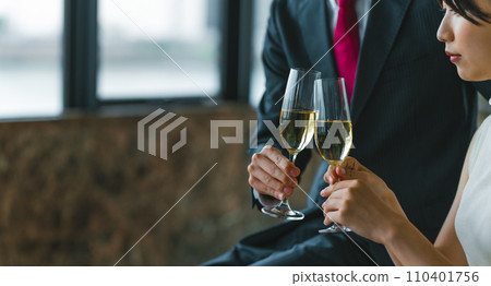 Portrait shoot in a luxury lounge 110401756