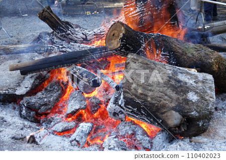 [Bonfire] New Year's scenery/Shrine bonfire 110402023