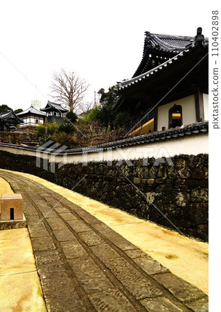 長崎縣平戶市寺廟和教堂景觀 長崎縣平戶市寺廟和教堂景觀 110402898