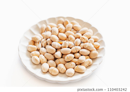 roasted beans on white background 110403242