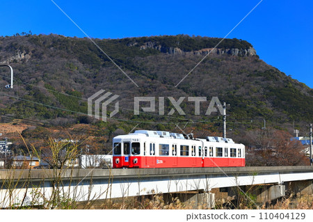 [香川縣] 陽光屋島與琴電列車（新川紀念廣場） 110404129
