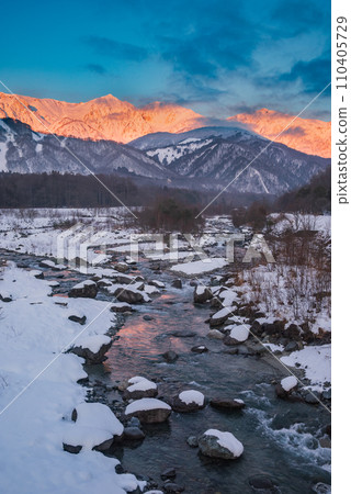 [松川]白馬三山Morgenrot[從白馬大橋拍攝] 110405729