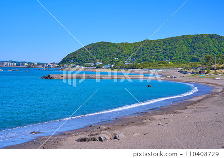 View of the north coast from near the Chojagasaki parking lot in Hayama Town, Miura District, Kanagawa Prefecture (Ohama Coast, Chojagasaki Coast, Shibasaki Coast, etc.) View of the north coast from near the Chojagasaki parking lot in Hayama Town, Miura District, Kanagawa Prefecture (Ohama Coast, Chojagasaki Coast, Shibasaki Coast, etc.) 110408729
