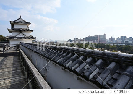 Akashi Castle's Tatsumi turret and bandage 110409134