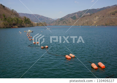 Kusaki Lake and Amiba of Kusaki Dam 110409227