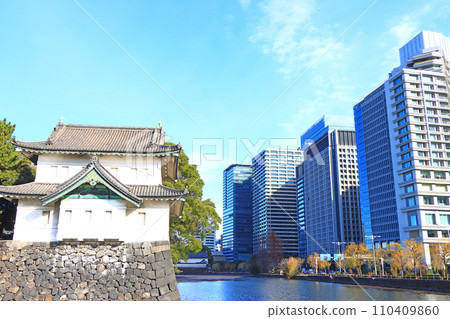 東京千代田區櫻田二重櫓和摩天大樓的風景 東京千代田區櫻田二重櫓和摩天大樓的風景 110409860