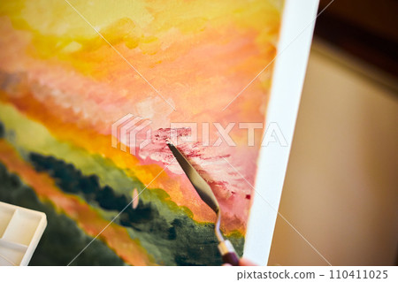 Close up Shot of Female Artist Hand Close up Shot of Female Artist Hand 110411025