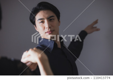 Dancer image 110413774