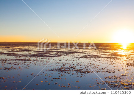 Salar de Uyuni, Bolivia 110415300