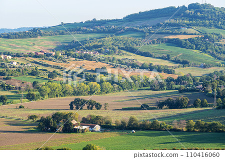 Panoramic beautiful rural landscape of Toscana. Green fields and meadows 110416060