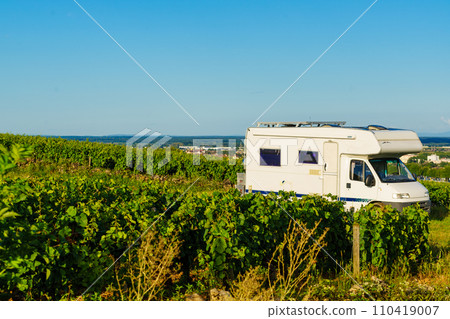 Camper visit vineyard region, Burgundy in France. 110419007