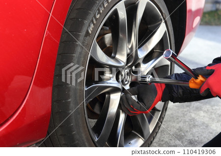 無釘防滑輪胎更換工作 無釘防滑輪胎更換工作 110419306