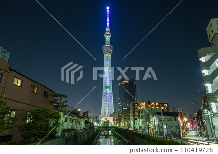 東京晴空塔夜景從東京德劍橋照亮 110419728