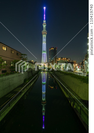 東京晴空塔夜景從東京德劍橋照亮 110419740