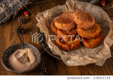 Traditional Christmas Rabanadas 110421139