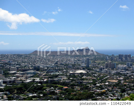 Diamondhead and the city of Honolulu on Oahu on a clear day Diamondhead and the city of Honolulu on Oahu on a clear day 110422049
