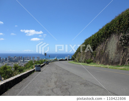 Tanatalus Lookout on Round Top drive overlooking Honolulu Tanatalus Lookout on Round Top drive overlooking Honolulu 110422806