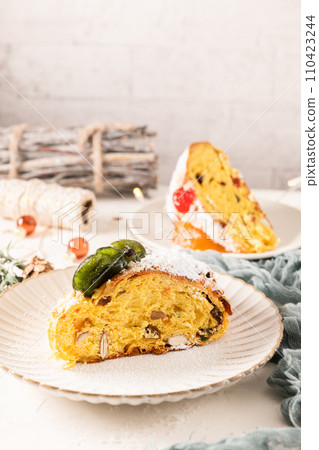 Bolo do Rei or King's Cake 110423244