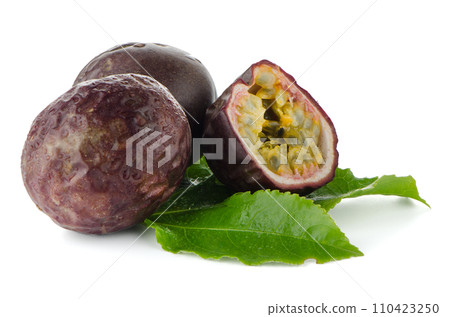 Fresh passion fruit Fresh passion fruit 110423250
