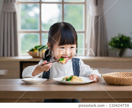 孩子吃米飯 110424739