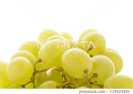 Green grapes 110424893