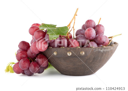 Fresh red grapes in wood bown Fresh red grapes in wood bown 110424913