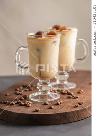 Iced coffee in glass jars 110425103