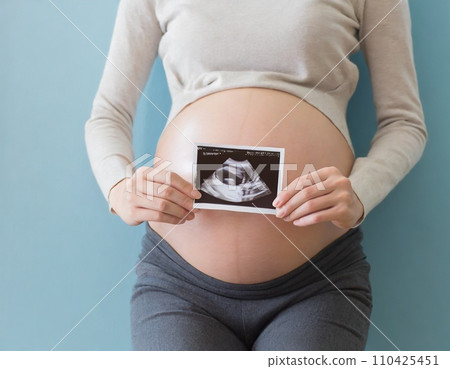 Pregnant women Pregnant women 110425451