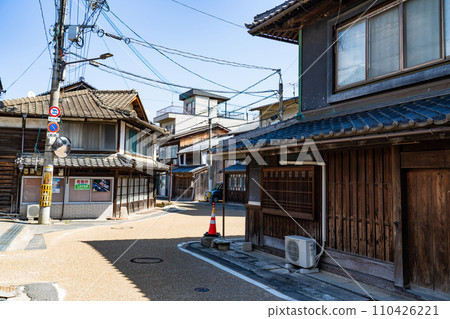 [Important Preservation District for Groups of Traditional Buildings] Scenery of Nakanomachi Crossroads, Joto, Tsuyama City, Okayama Prefecture (Part 1) 110426221