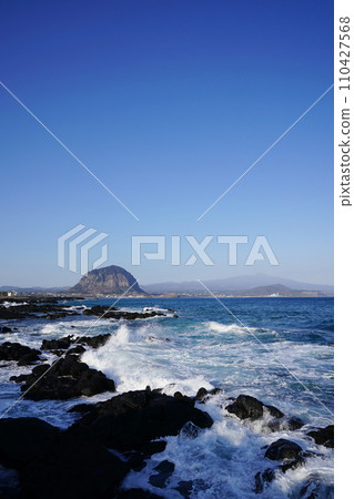 rocks on the beach 110427568