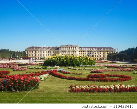Schönbrunn Palace 110428415