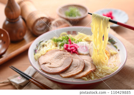 Pork bone ramen (soy sauce base) Pork bone ramen (soy sauce base) 110429885