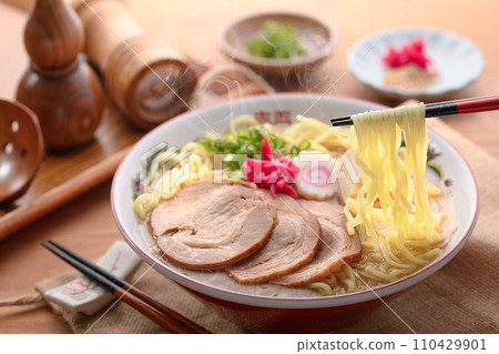 Pork bone ramen (soy sauce base) Pork bone ramen (soy sauce base) 110429901