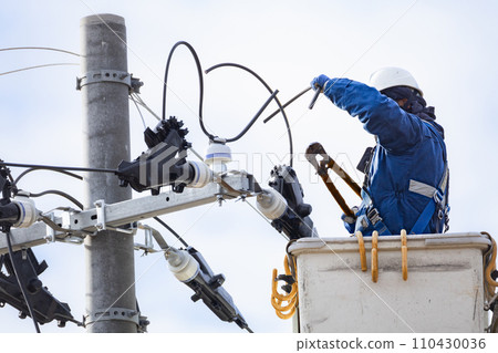 Outdoor electrical work, power transmission and distribution line work, under construction 110430036