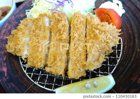 Fresh fried tonkatsu 110430163