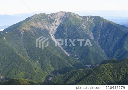 Senjogatake seen from Kitadake Senjogatake seen from Kitadake 110432279