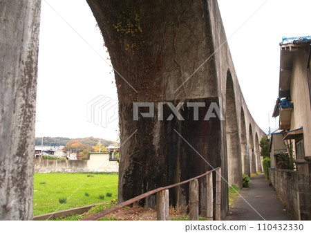 The Goshinsen Ruins, which connects Gojo City in Nara and Shingu City in Wakayama, were never completed and remained unfinished. The Goshinsen Ruins, which connects Gojo City in Nara and Shingu City in Wakayama, were never completed and remained unfinished. 110432330