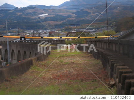 The Goshinsen Ruins, which connects Gojo City in Nara and Shingu City in Wakayama, were never completed and remained unfinished. 110432463