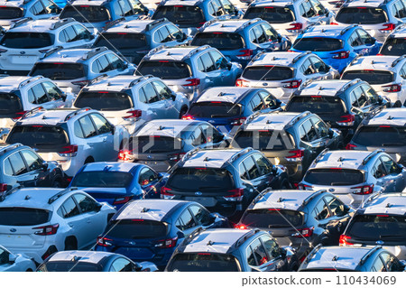 [Kanagawa Prefecture] Cars exported overseas - Yokohama Daikoku Pier 110434069