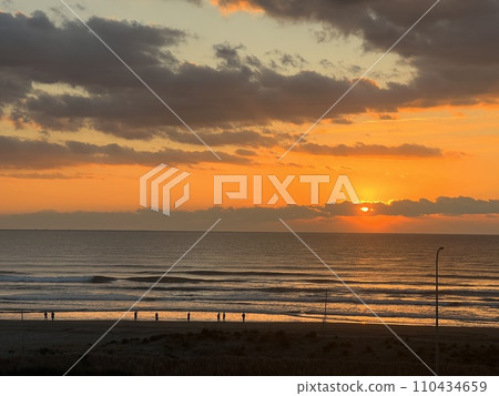 Sunrise of Kujukuri Beach 110434659