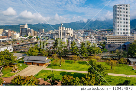 從甲府城看甲府市山梨市的城市景觀 110434873