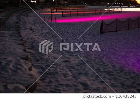 和歌山縣南紀白濱町白濱的夜間照明 和歌山縣南紀白濱町白濱的夜間照明 110435245