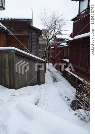 白雪覆蓋的金澤一町 白雪覆蓋的金澤一町 110438748