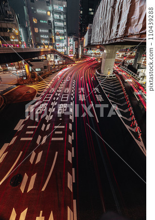 Road in front of Ueno station 110439288