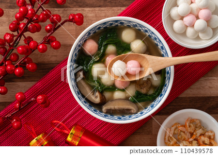 glutinous rice balls winter solstice salty glutinous rice balls red white pink Tang yuan タンユエン 団子 110439578