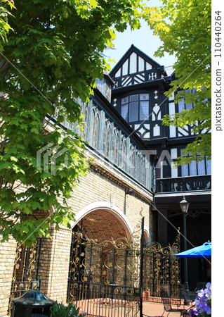 綠樹環繞的西式建築（日本北海道札幌） 110440264