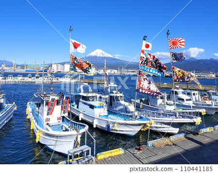 靜岡縣，新年田子浦漁港，一月 110441185